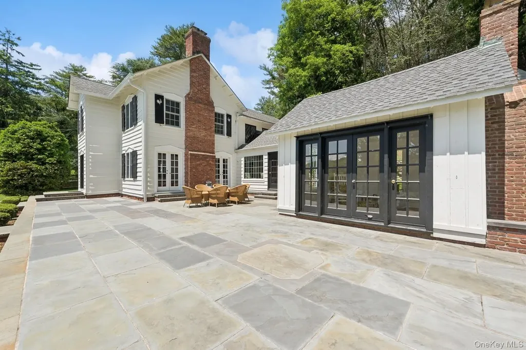 15 Lloyd Harbor Road Lloyd Harbor NY 11743