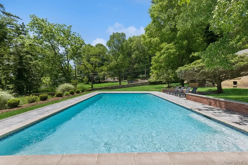 15 Lloyd Harbor Road Lloyd Harbor NY 11743