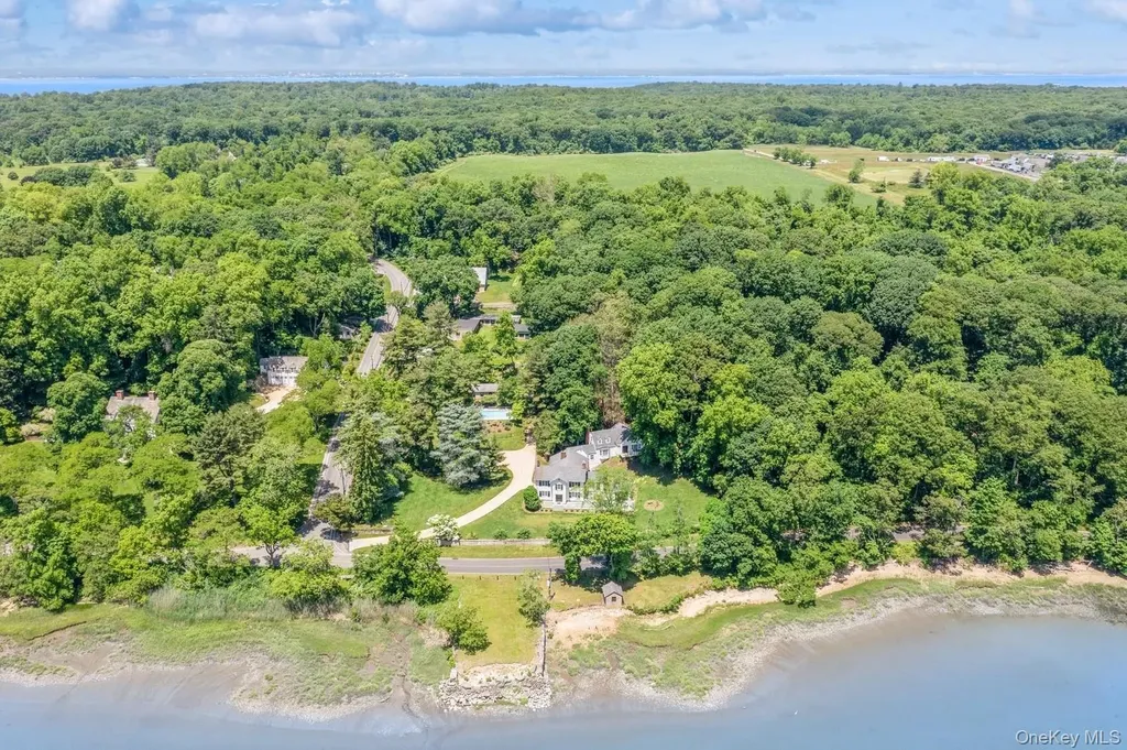 15 Lloyd Harbor Road Lloyd Harbor NY 11743