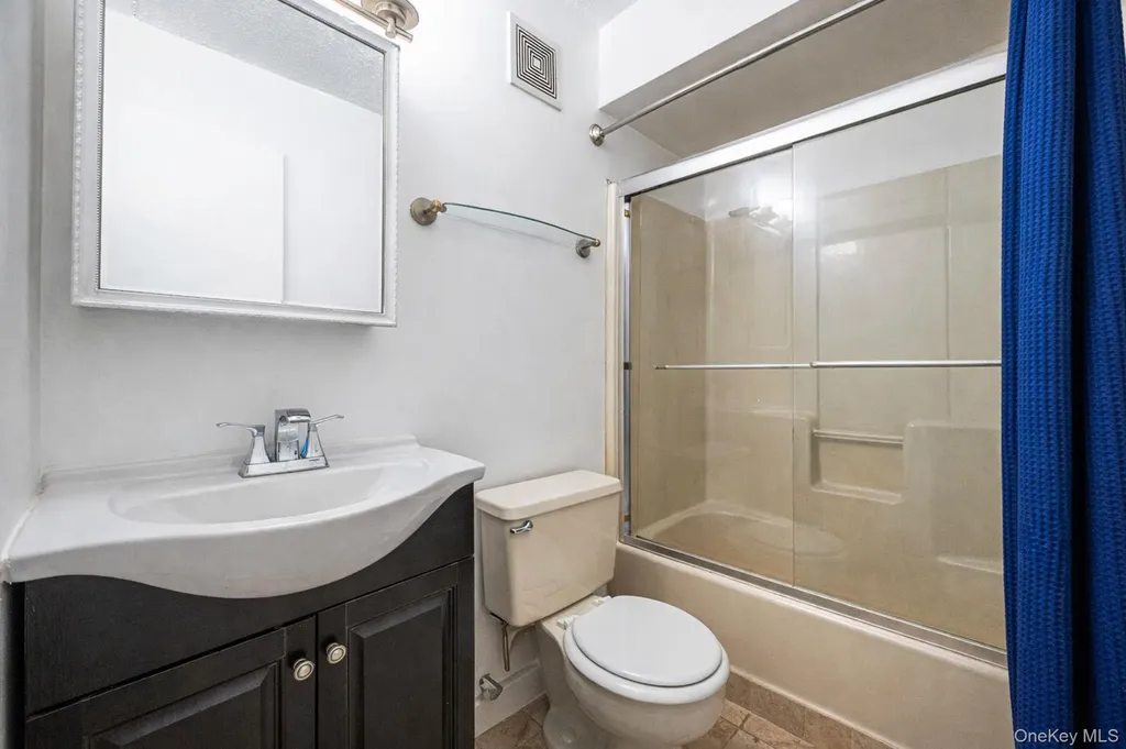 725 Miller Avenue Freeport NY 11520