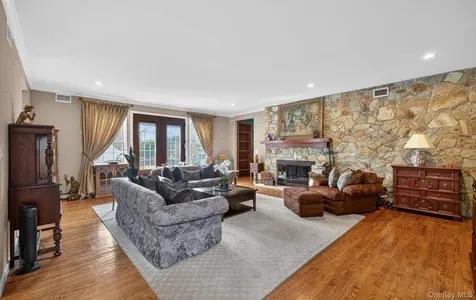 301 Berry Hill Road Oyster Bay Cove NY 11791