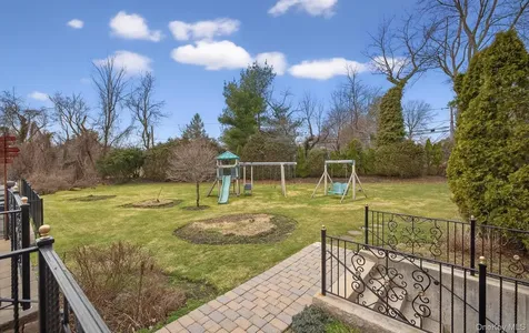 301 Berry Hill Road Oyster Bay Cove NY 11791
