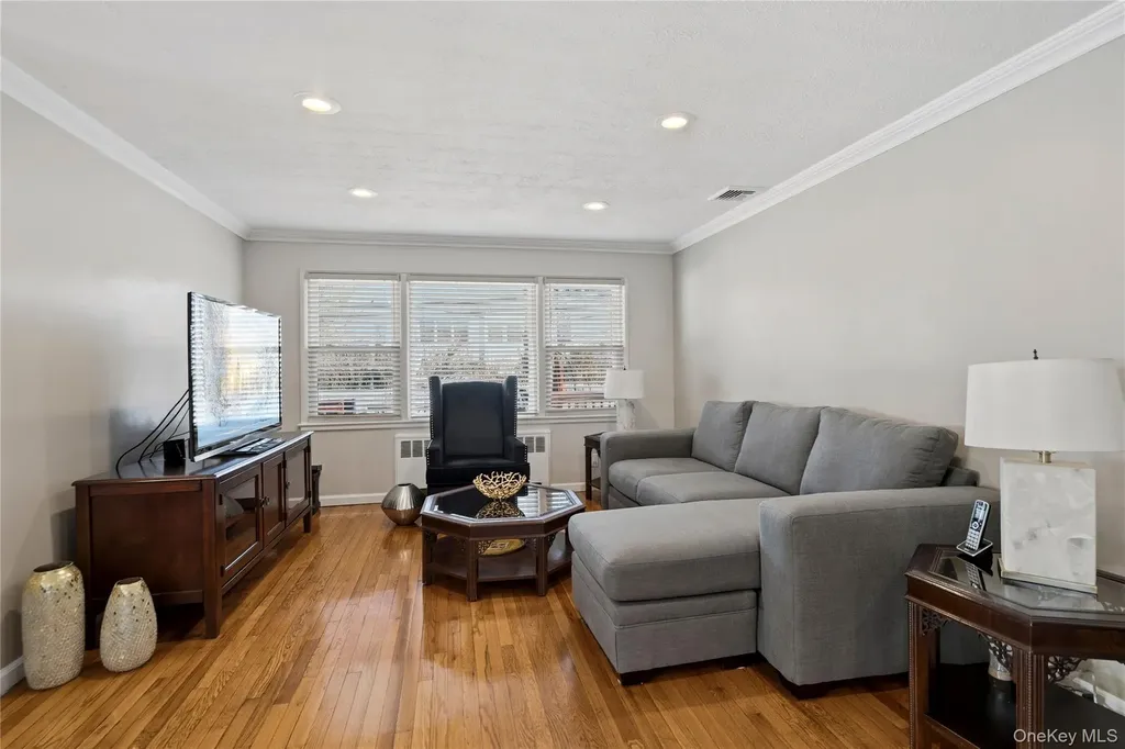 70 Forest Road Valley Stream NY 11581