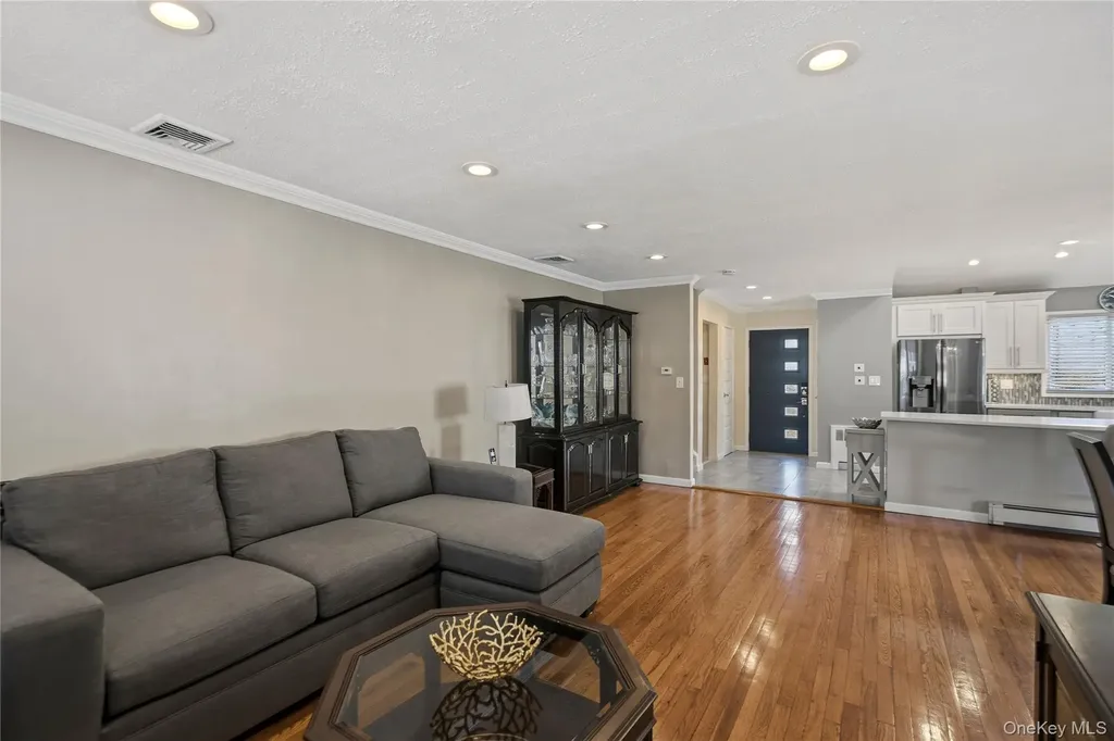 70 Forest Road Valley Stream NY 11581