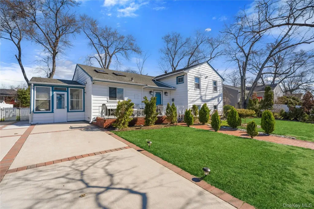 70 Forest Road Valley Stream NY 11581