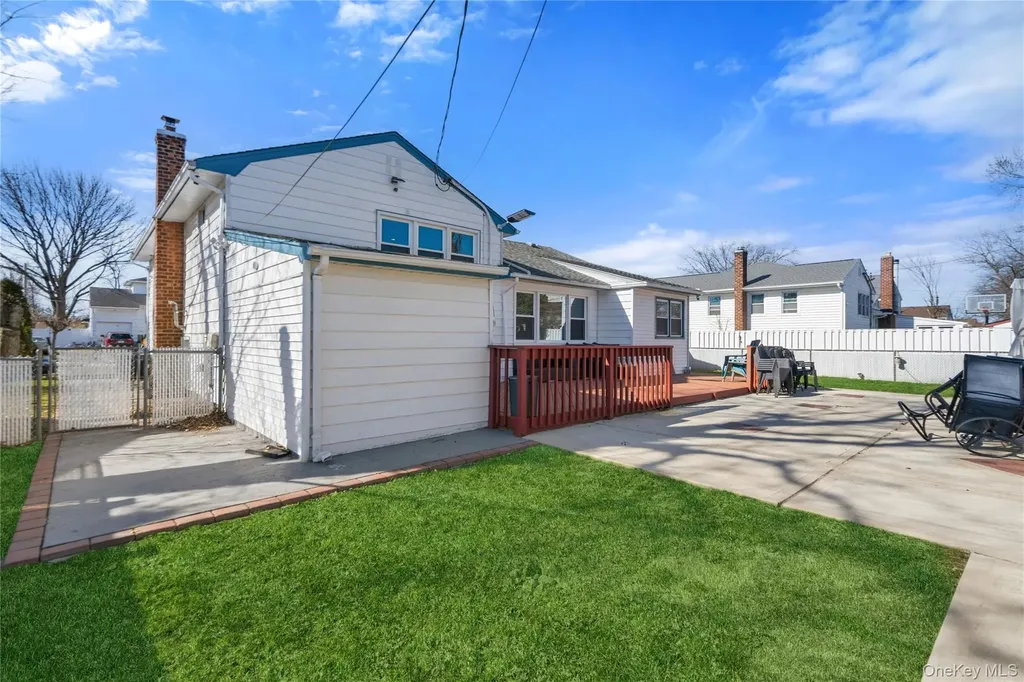 70 Forest Road Valley Stream NY 11581