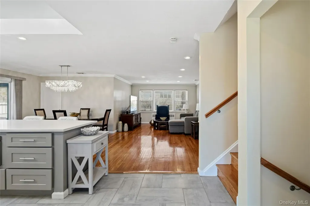 70 Forest Road Valley Stream NY 11581