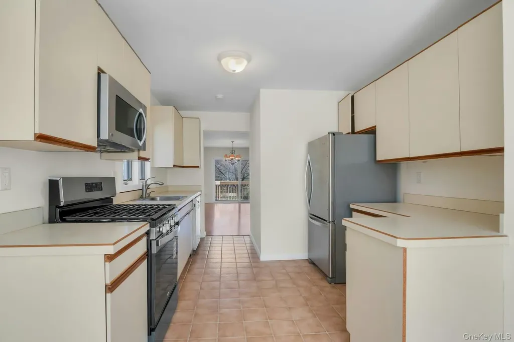 1 Spring Pond Drive Ossining NY 10562