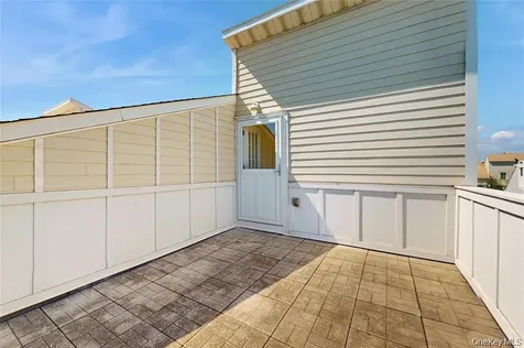 6910 Beach Front Road Arverne NY 11692