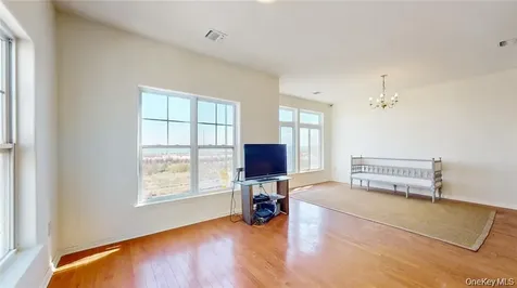 6910 Beach Front Road Arverne NY 11692