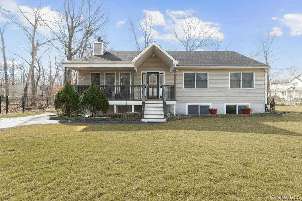 142 Gerard Road Yaphank NY 11980
