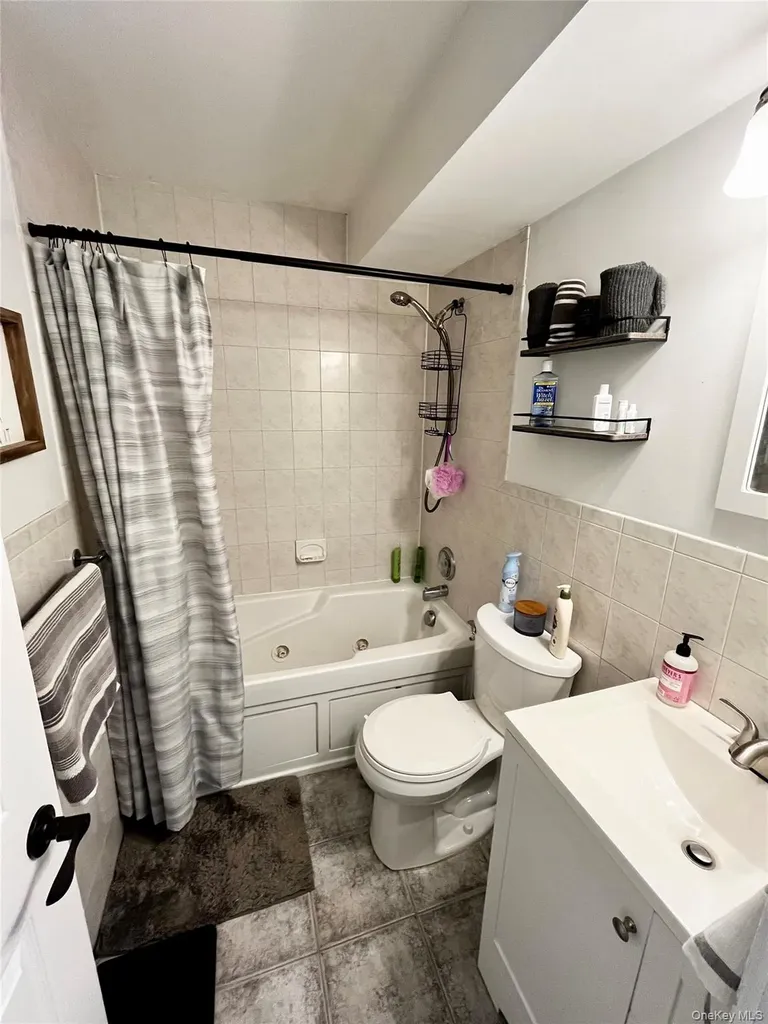1 Pine Court Selden NY 11784