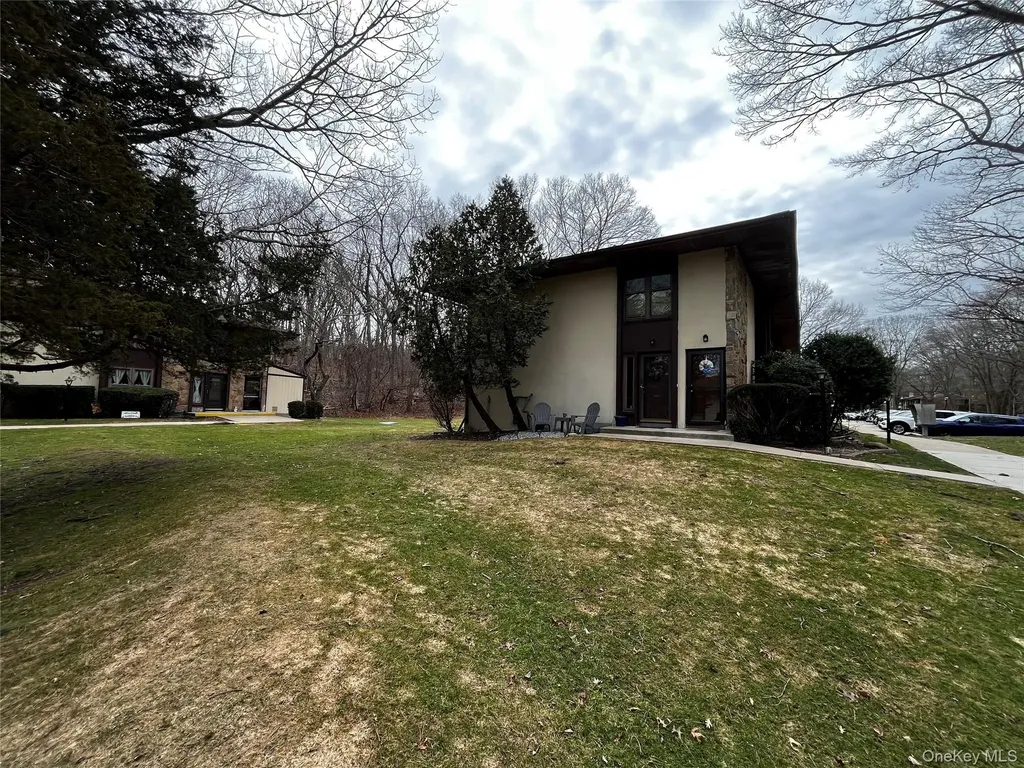 1 Pine Court Selden NY 11784