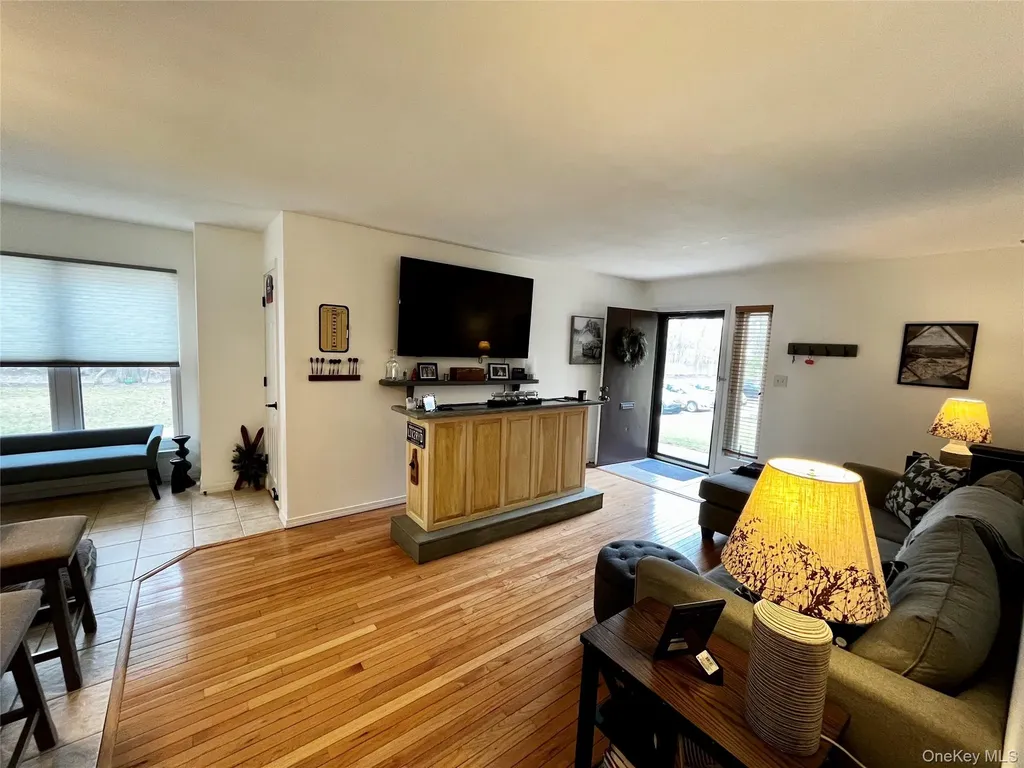 1 Pine Court Selden NY 11784