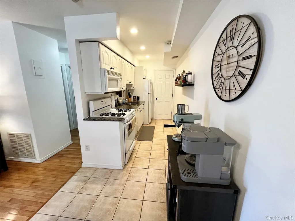 1 Pine Court Selden NY 11784