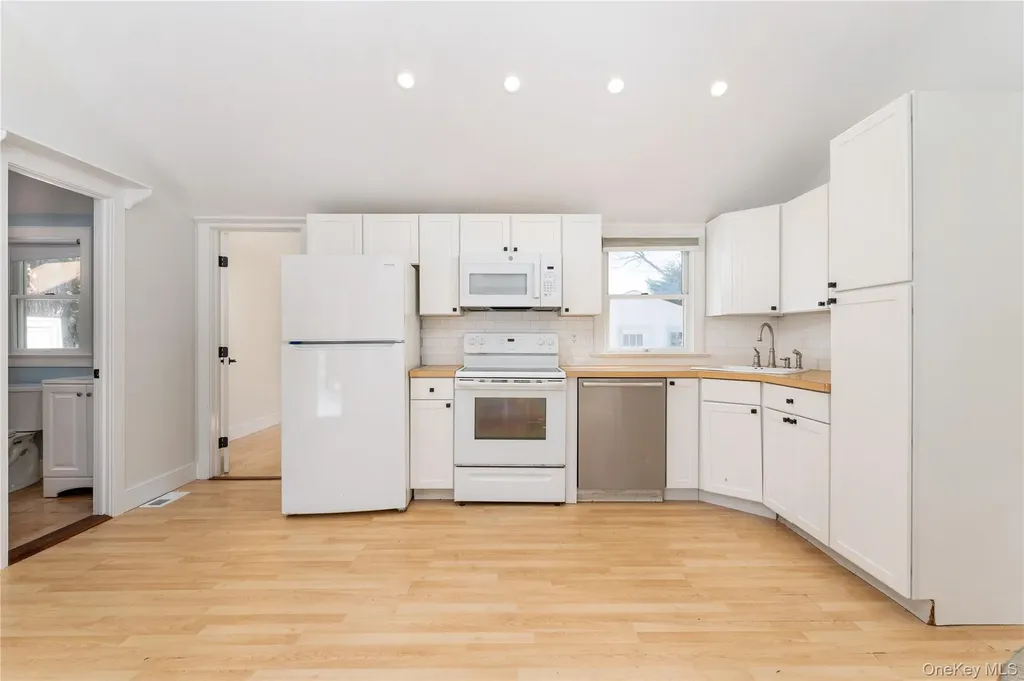 5 Sherman Avenue Hampton Bays NY 11946