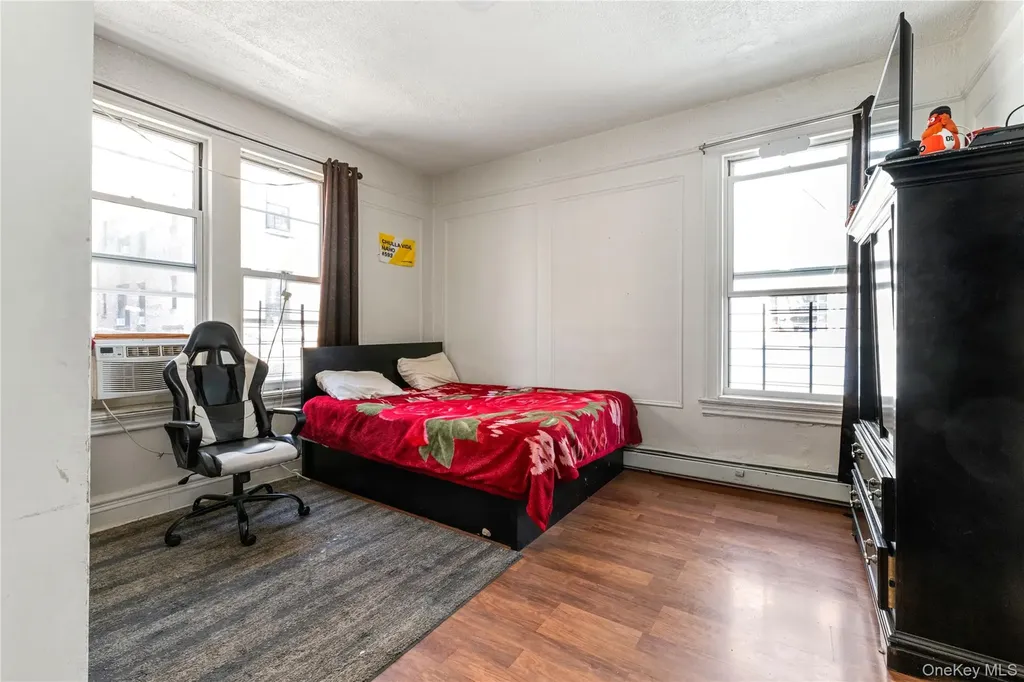 1049 Ward Avenue Bronx NY 10472