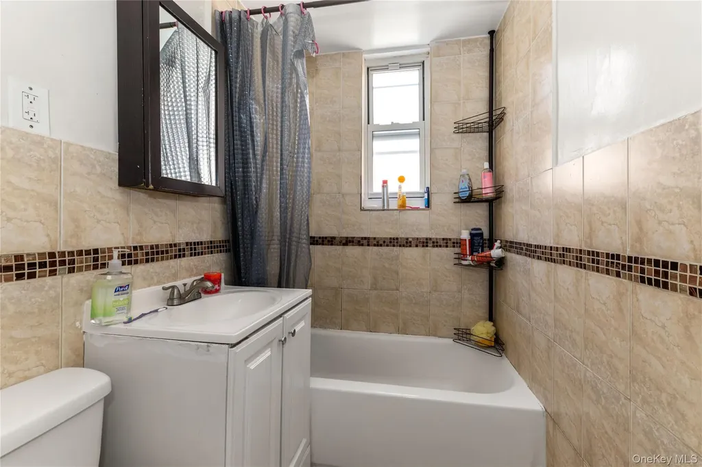 1049 Ward Avenue Bronx NY 10472