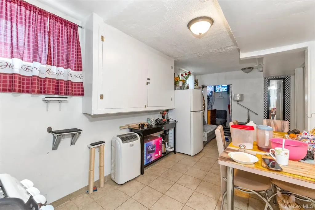 1049 Ward Avenue Bronx NY 10472