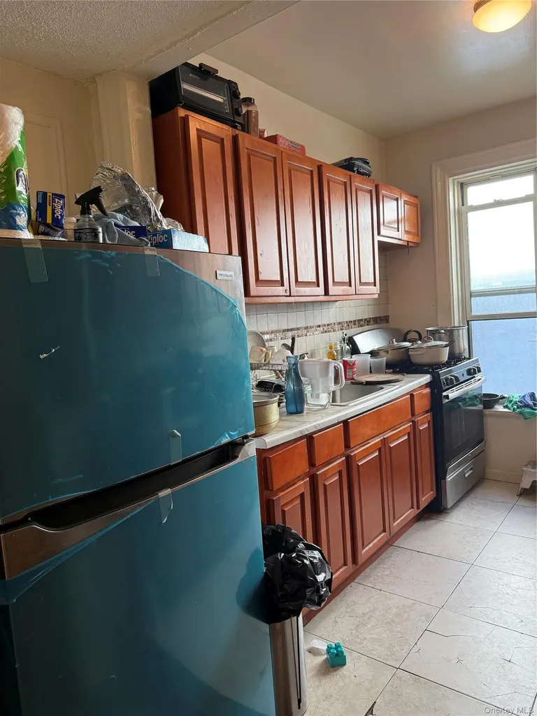 1049 Ward Avenue Bronx NY 10472