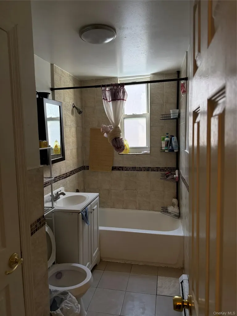 1049 Ward Avenue Bronx NY 10472