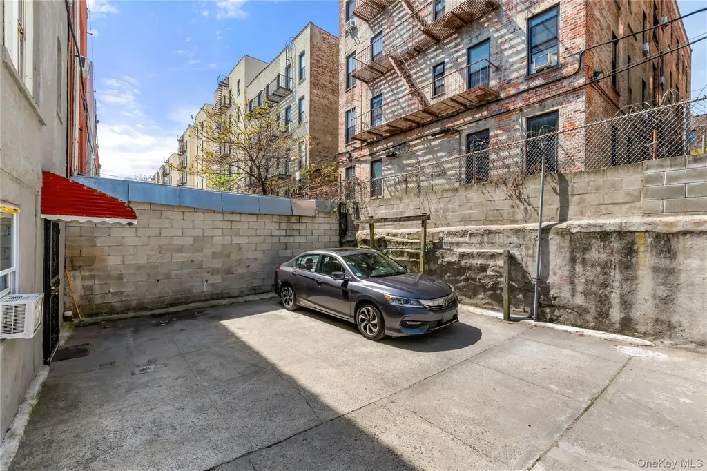 1049 Ward Avenue Bronx NY 10472