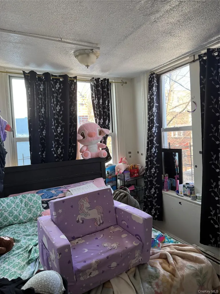 1049 Ward Avenue Bronx NY 10472