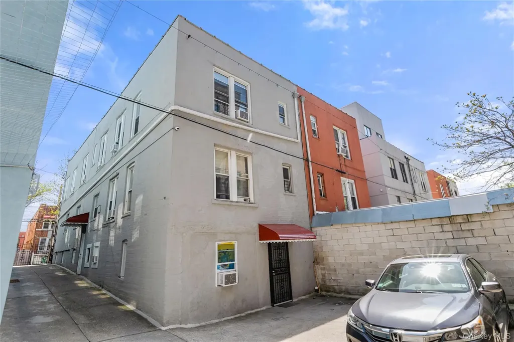 1049 Ward Avenue Bronx NY 10472
