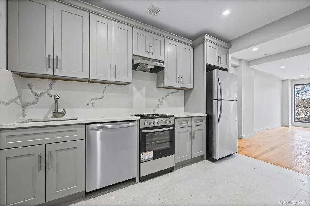 444 Graham Avenue Brooklyn NY 11211