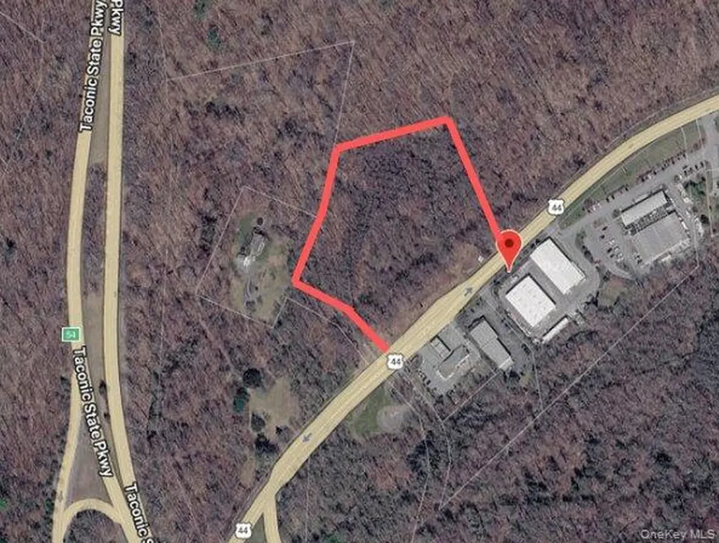 2413 Route 44 Salt Point NY 12578