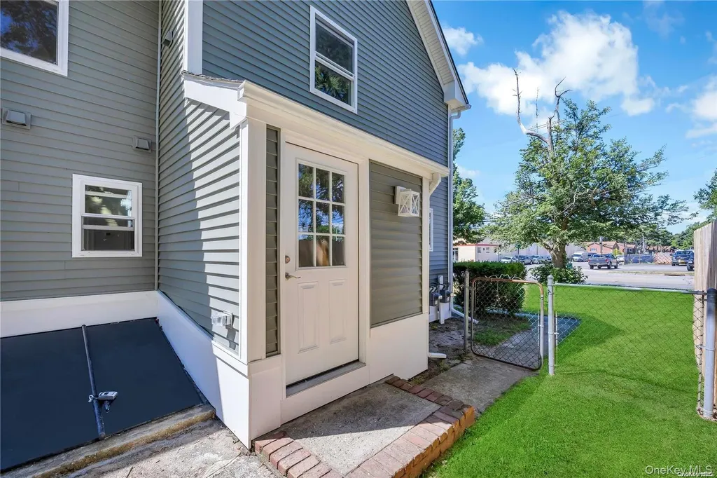 177 Waverly Avenue Patchogue NY 11772