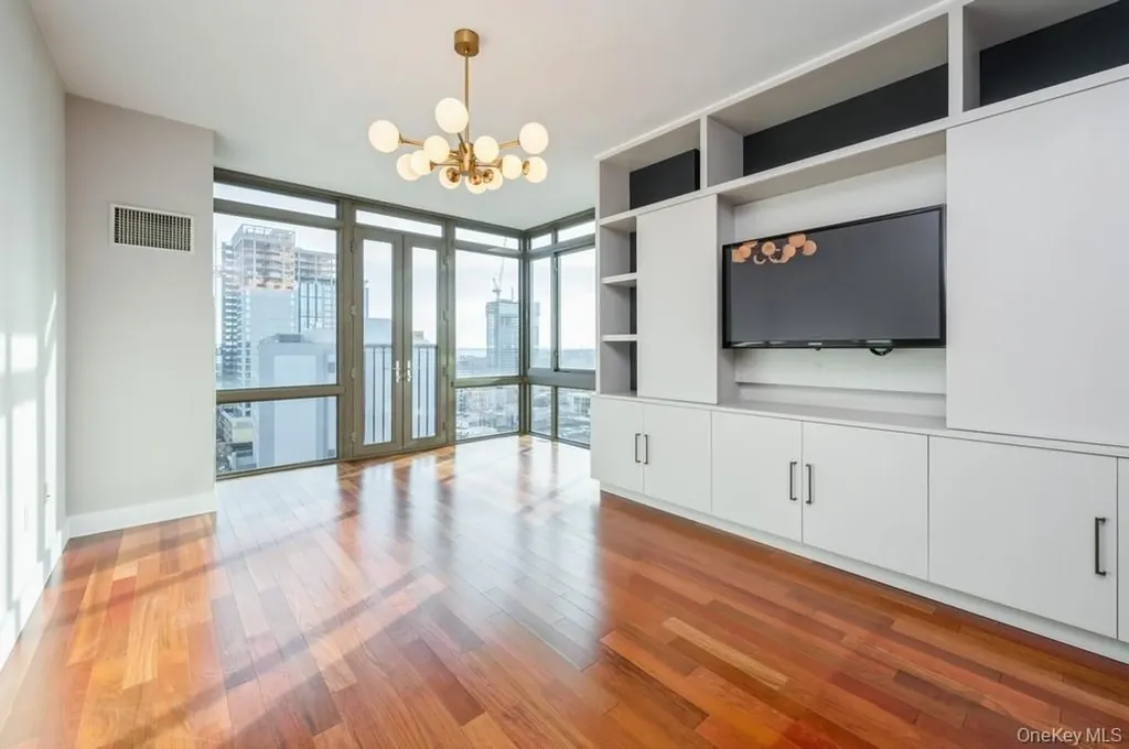 175 Huguenot Street New Rochelle NY 10801