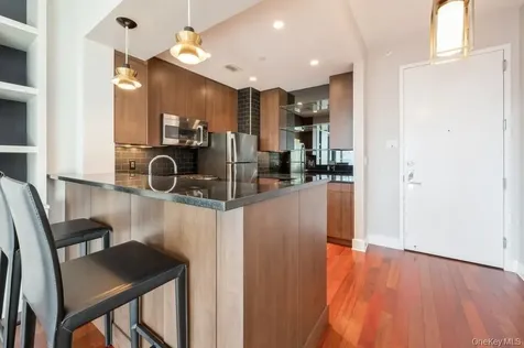 175 Huguenot Street New Rochelle NY 10801