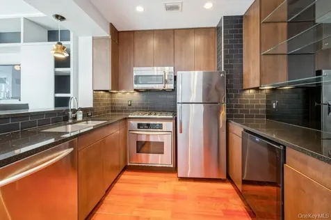 175 Huguenot Street New Rochelle NY 10801