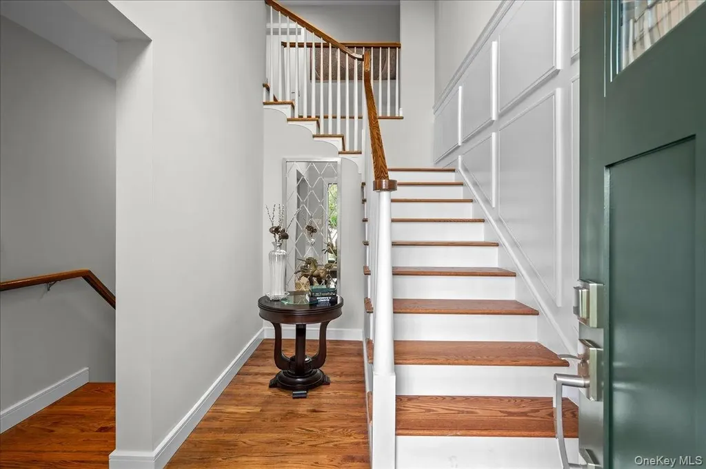 199 Hickory Grove Drive E Larchmont NY 10538