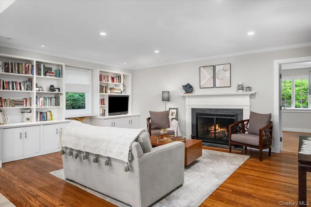 199 Hickory Grove Drive E Larchmont NY 10538