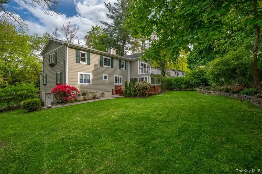 199 Hickory Grove Drive E Larchmont NY 10538