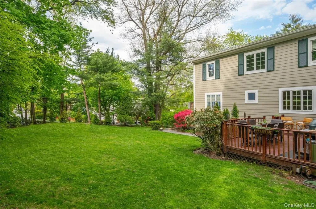 199 Hickory Grove Drive E Larchmont NY 10538