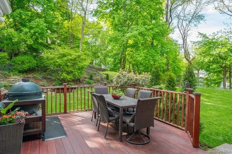 199 Hickory Grove Drive E Larchmont NY 10538