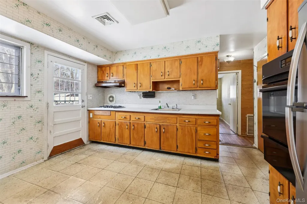 25 Freund Drive Nanuet NY 10954