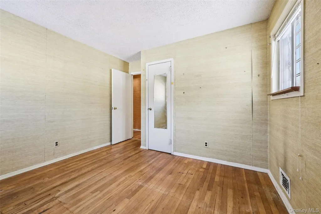 25 Freund Drive Nanuet NY 10954