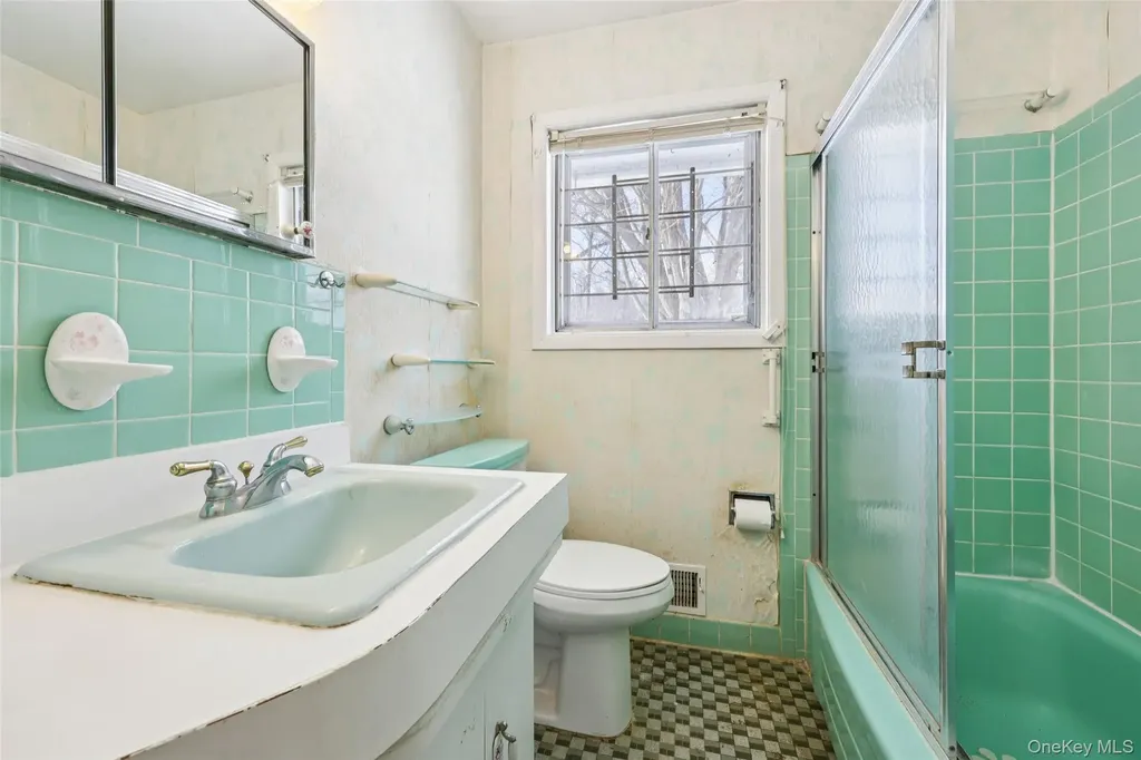 25 Freund Drive Nanuet NY 10954