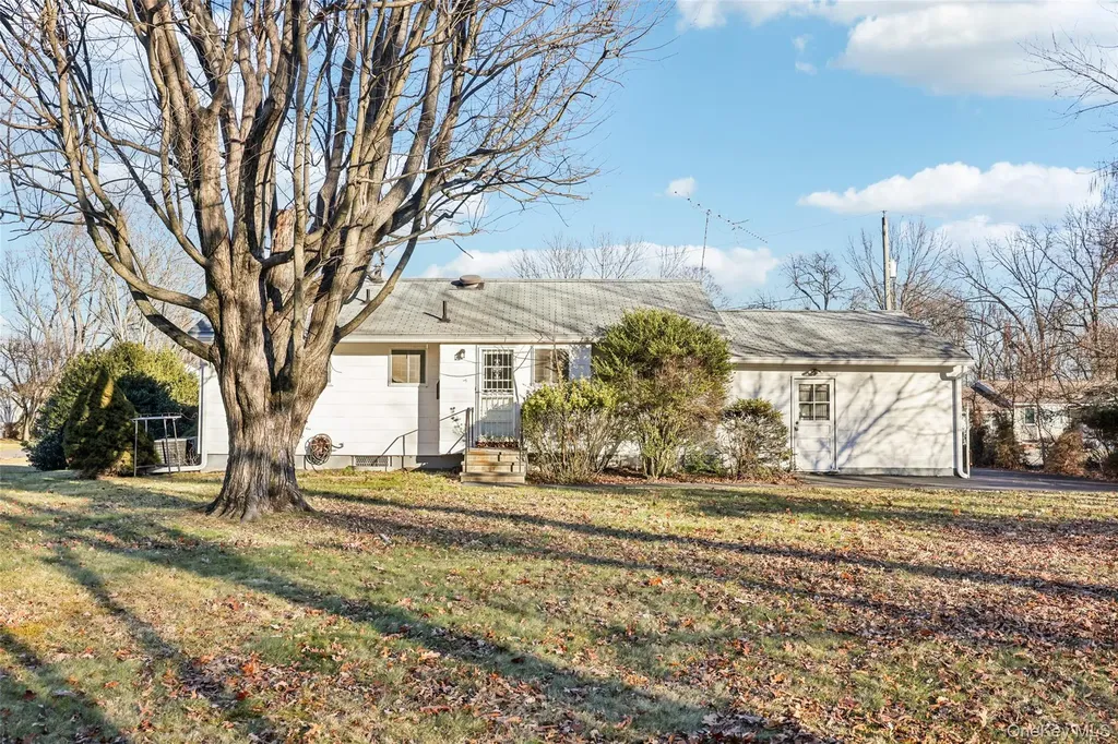 25 Freund Drive Nanuet NY 10954