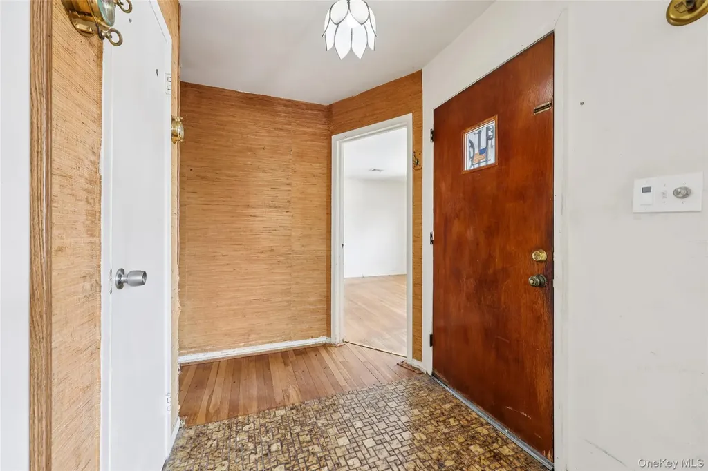 25 Freund Drive Nanuet NY 10954