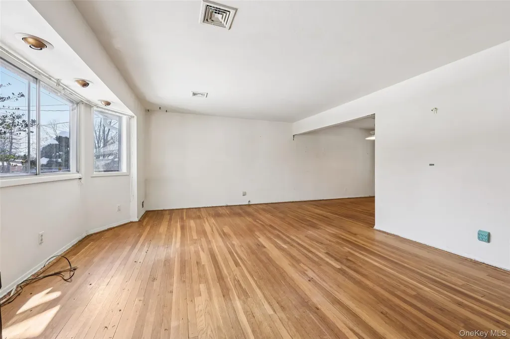 25 Freund Drive Nanuet NY 10954