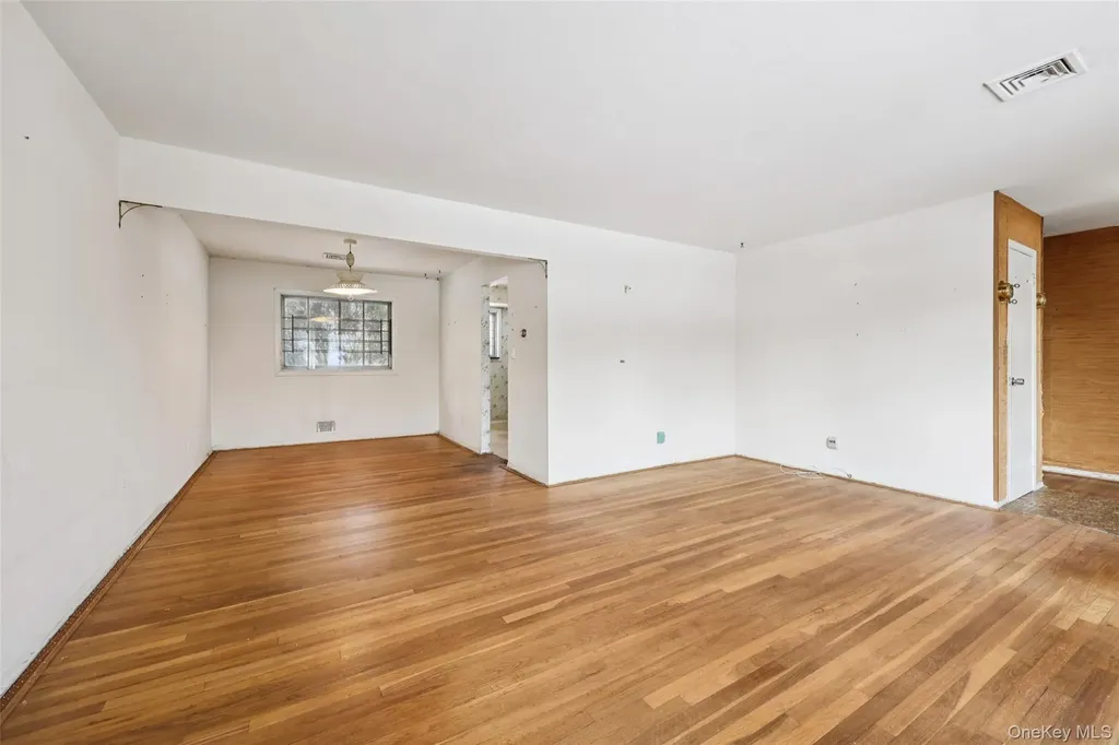 25 Freund Drive Nanuet NY 10954