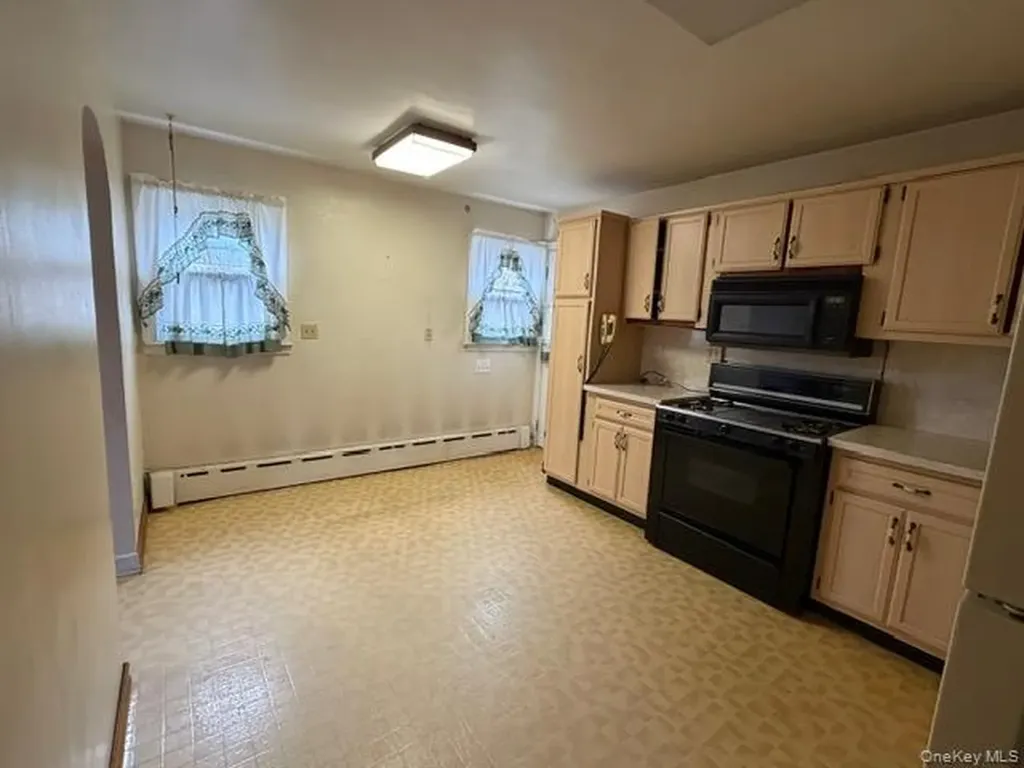 207 Morsemere Avenue Yonkers NY 10703