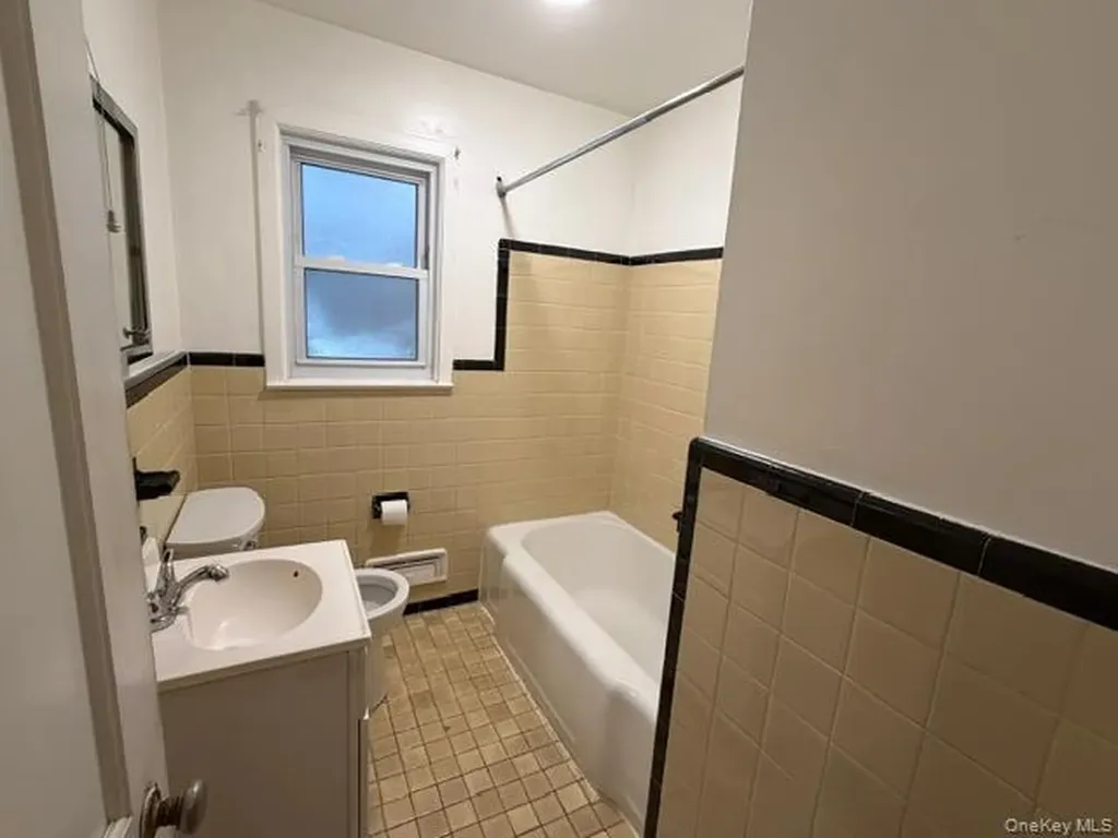 207 Morsemere Avenue Yonkers NY 10703