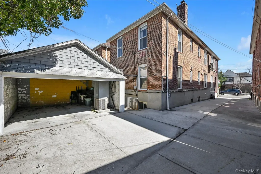 29-42 164th Street Flushing NY 11358