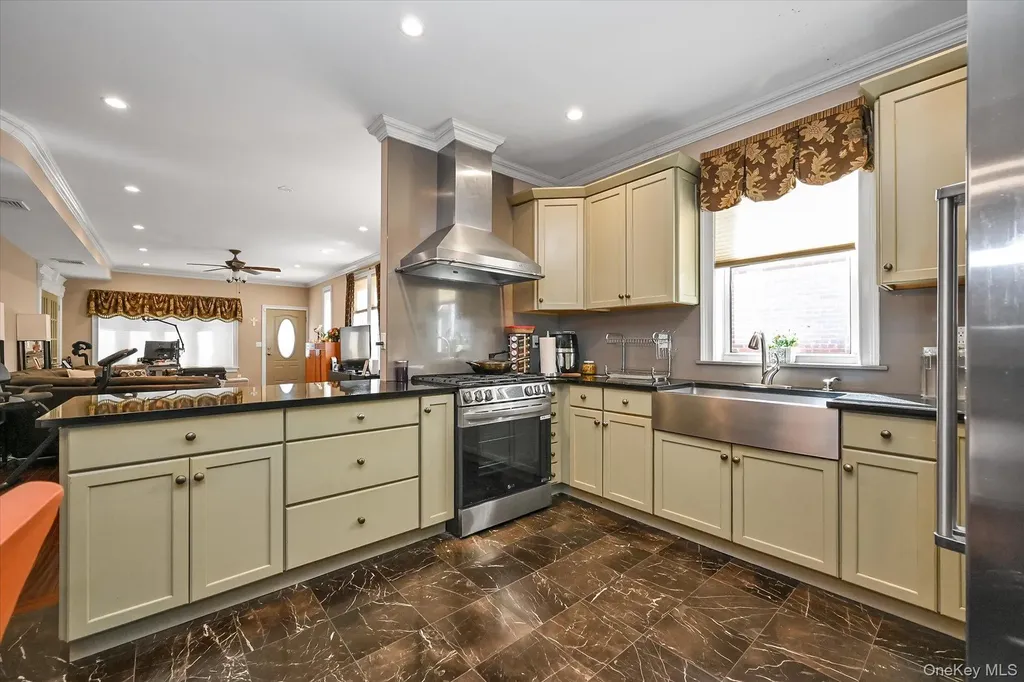 29-42 164th Street Flushing NY 11358
